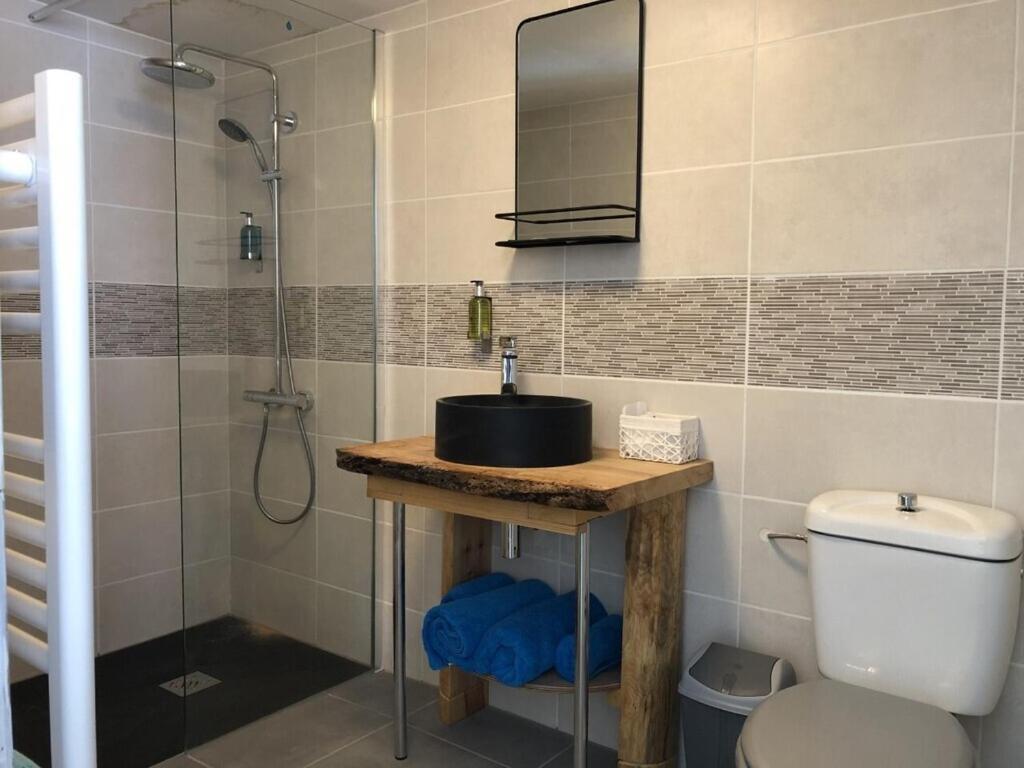 Blacksmiths Apartment In Blanzay - 1 Bed Екстер'єр фото
