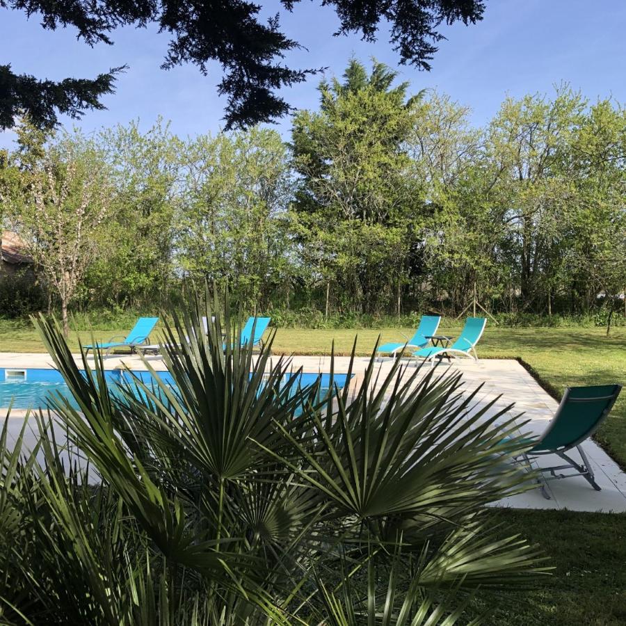 Blacksmiths Apartment In Blanzay - 1 Bed Екстер'єр фото